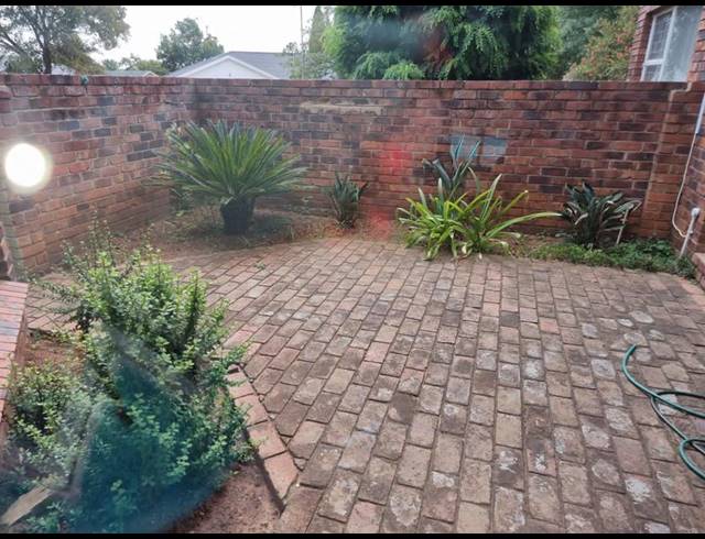 5 BEDROOM HOUSE FOR SALE IN THREE RIVERS EAST